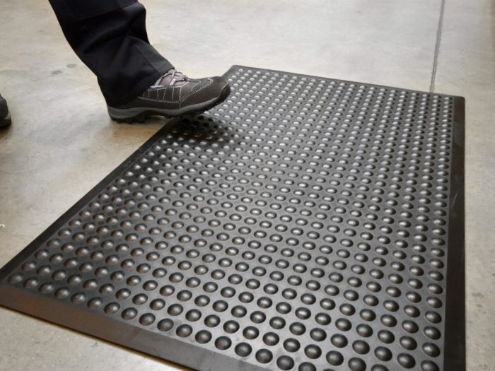 Bubblemat Anti Fatigue Mat On Factory Floor