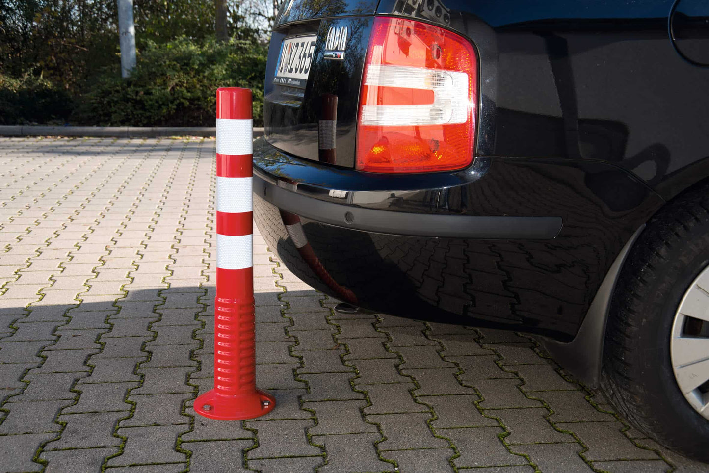 TRAFFIC-LINE Flex-Back Traffic Posts - 760mm
