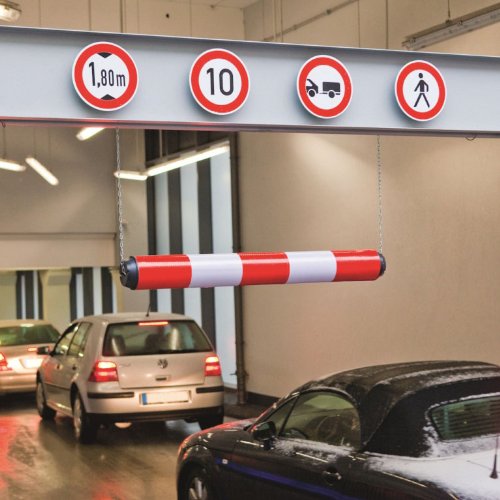 TRAFFIC-LINE Height Restrictor Bar in Plastic 950mm Width 100mm Diameter inc Suspension Chain