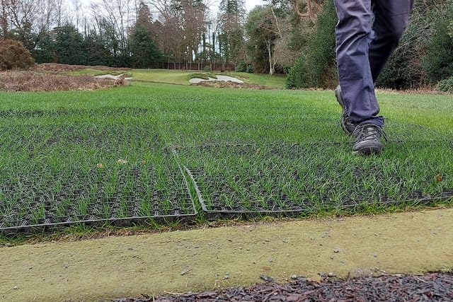 Blue Diamond Greenskeeper Outdoor Natural Rubber Anti-Slip Matting - 100cm x 150cm x 22mm