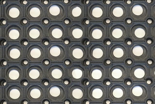 Blue Diamond Greenskeeper Outdoor Natural Rubber Anti-Slip Matting - 100cm x 150cm x 22mm